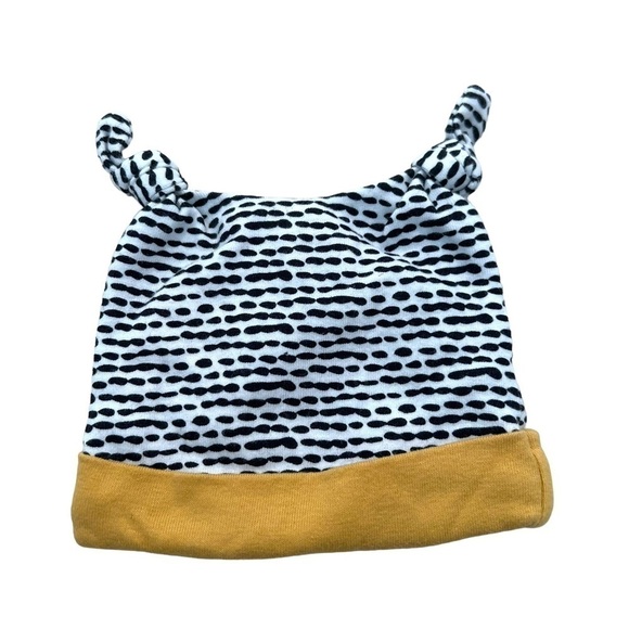 Gerber Newborn Hat White Black Dots Yellow Trim - Picture 1 of 7
